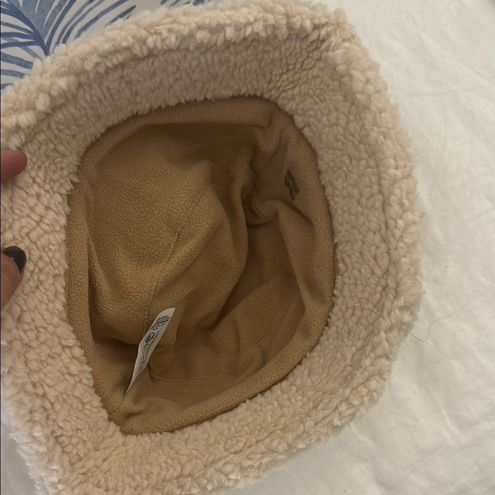 Sweaty Betty Cream Sherpa Bucket Hat - Picture 3 of 3